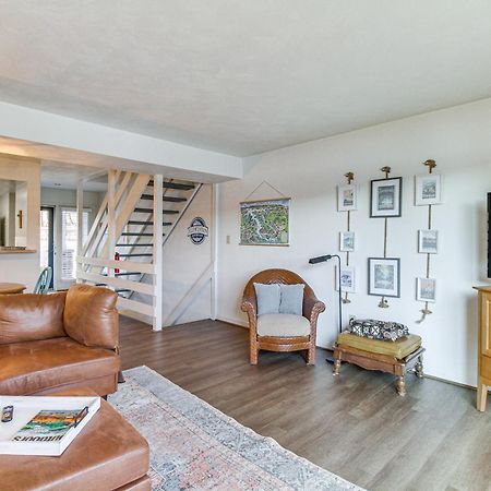 Lakefront Moneta Home With Community Boat Dock! エクステリア 写真