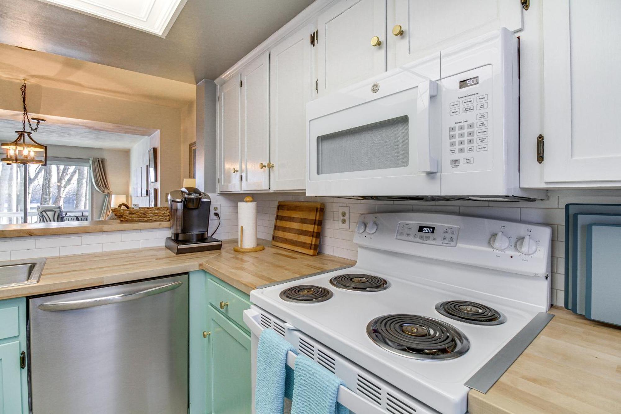 Lakefront Moneta Home With Community Boat Dock! エクステリア 写真