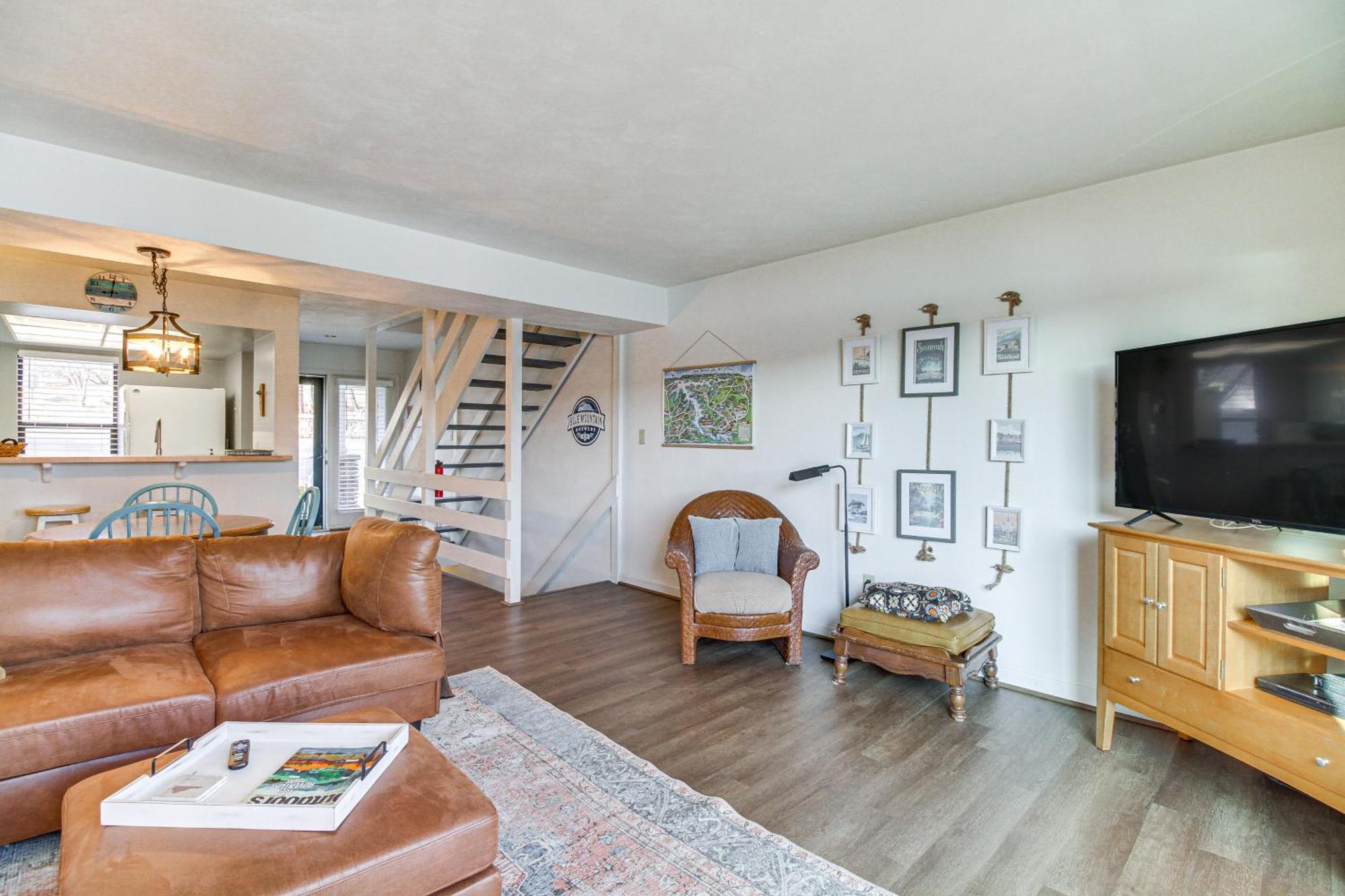 Lakefront Moneta Home With Community Boat Dock! エクステリア 写真