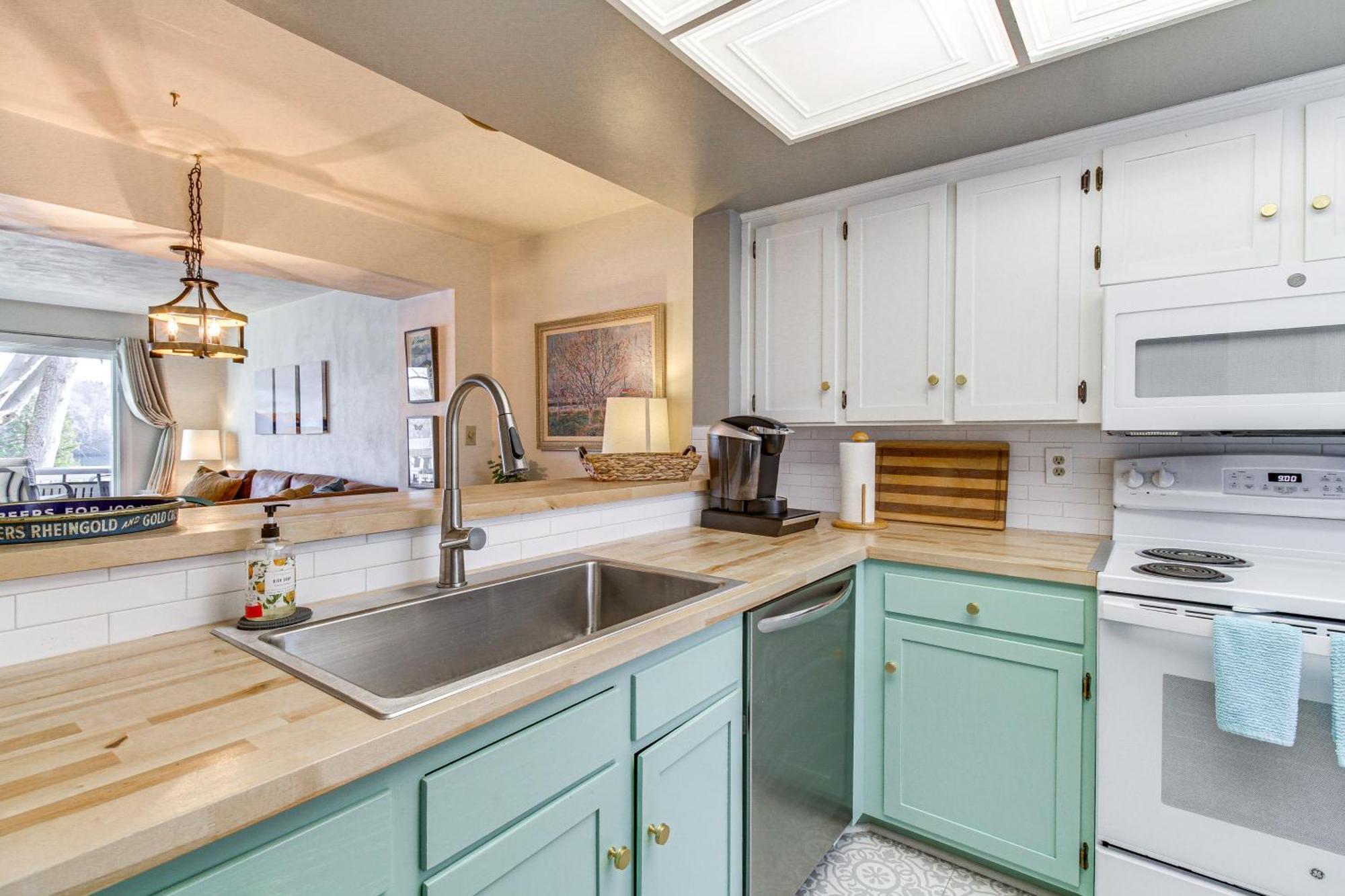 Lakefront Moneta Home With Community Boat Dock! エクステリア 写真