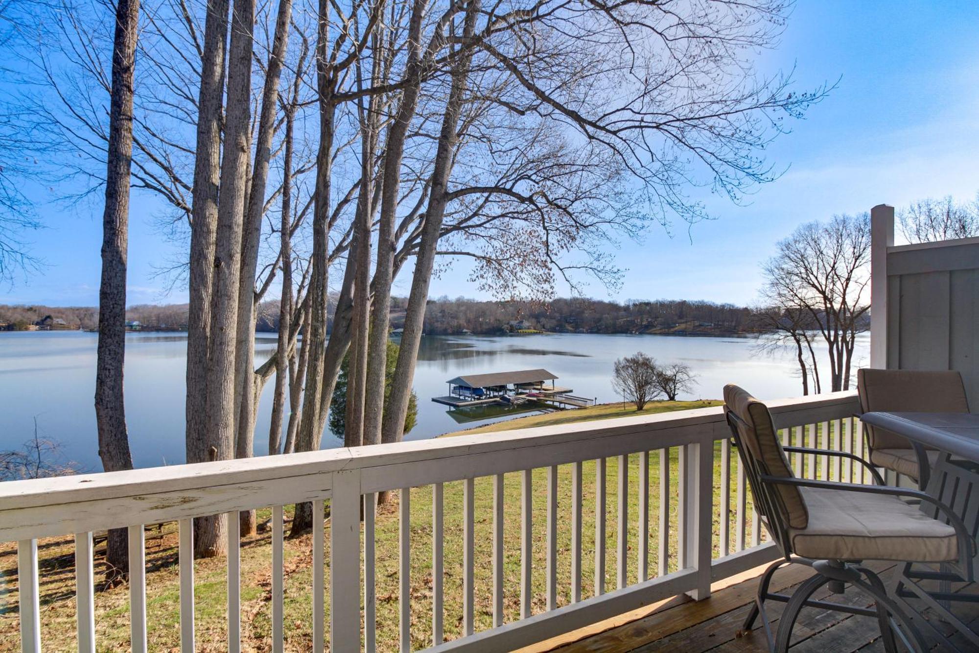 Lakefront Moneta Home With Community Boat Dock! エクステリア 写真