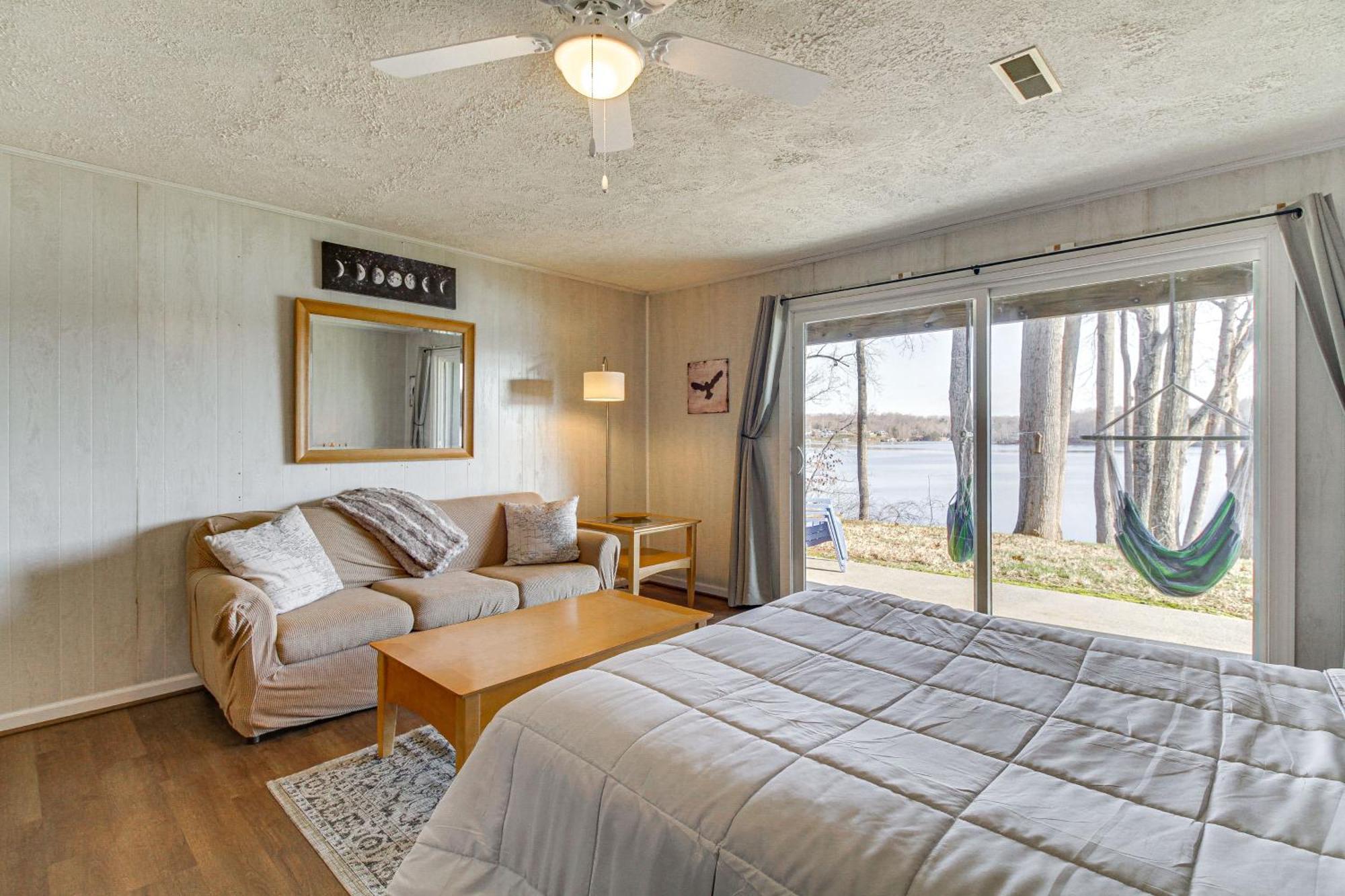 Lakefront Moneta Home With Community Boat Dock! エクステリア 写真