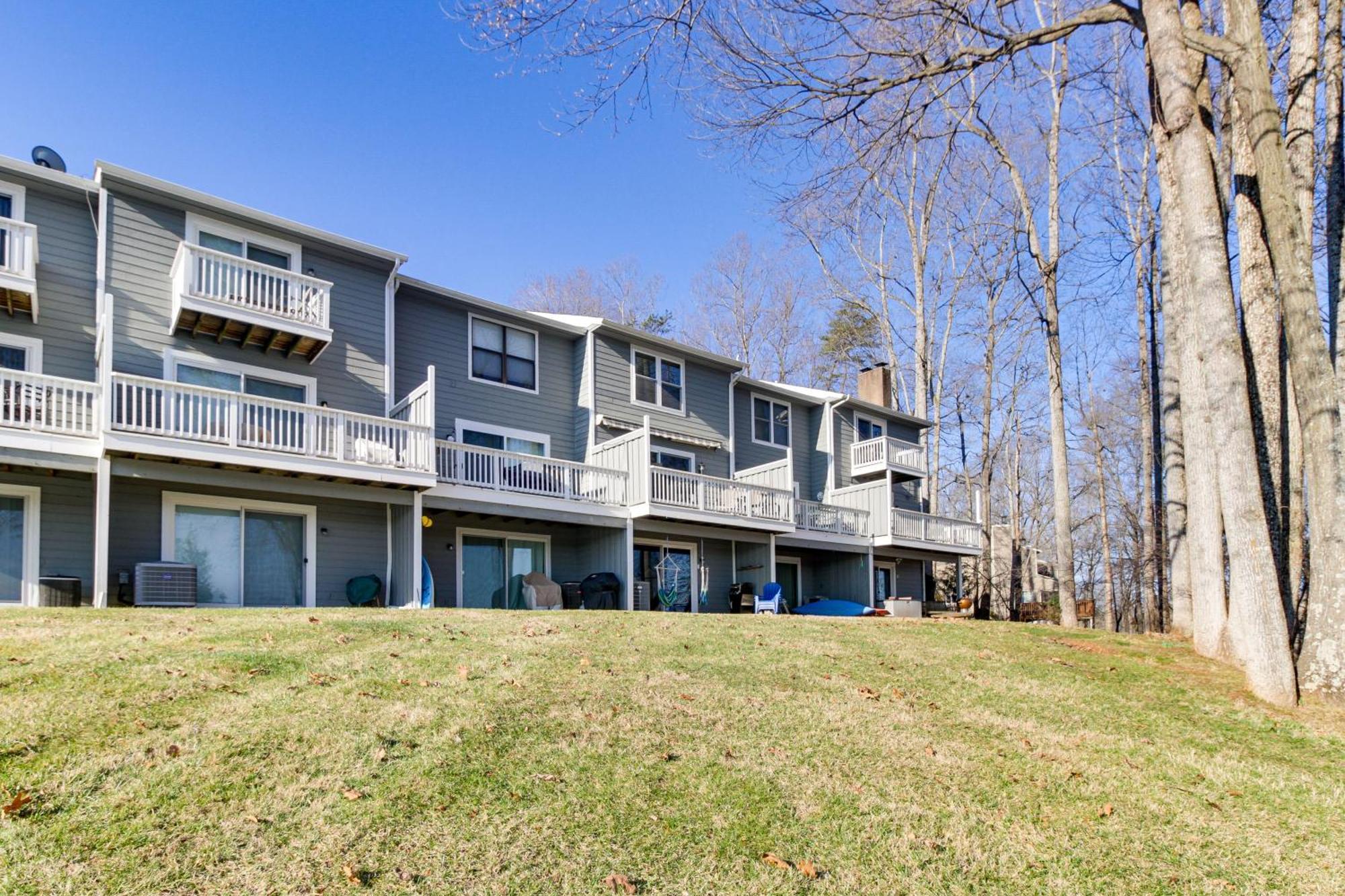 Lakefront Moneta Home With Community Boat Dock! エクステリア 写真